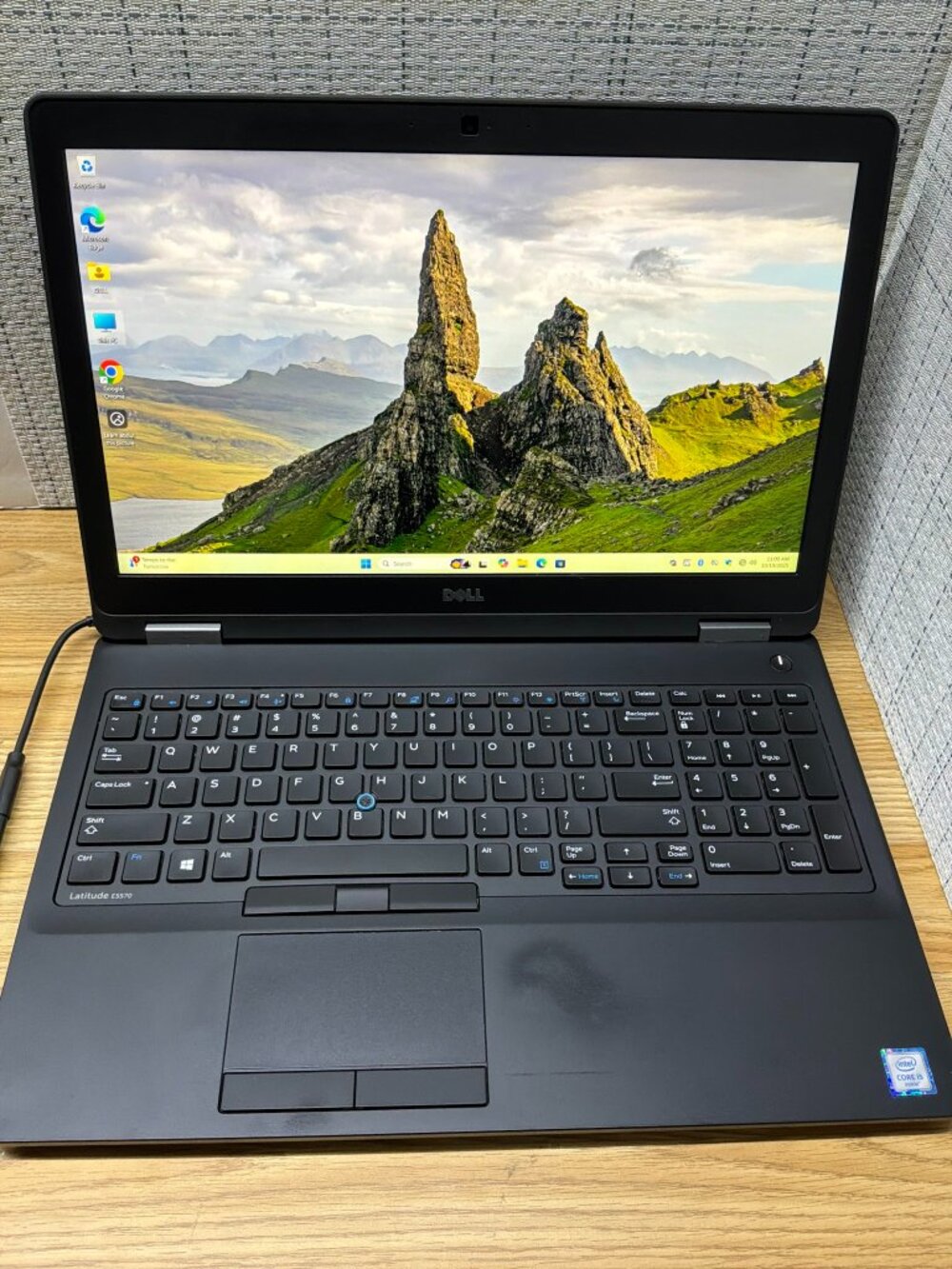 Dell Latitude E5570 Laptop Intel Core i5-6200U 16GB RAM 256GB SSD Windows 11 Pro